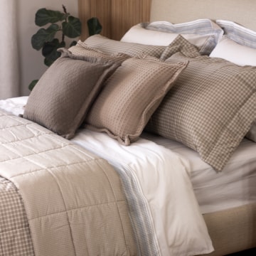 Cama de Revista Buddemeyer Bourbon com Almofadas Denver e Movaz