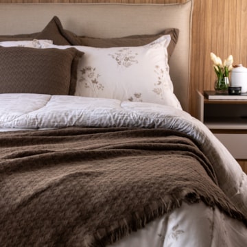 Cama de Revista Karsten Corinne + Movaz