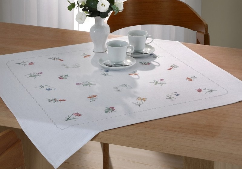 Toalha de Chá / Centro de Mesa Dohler Clean Diana 78cm x 78cm