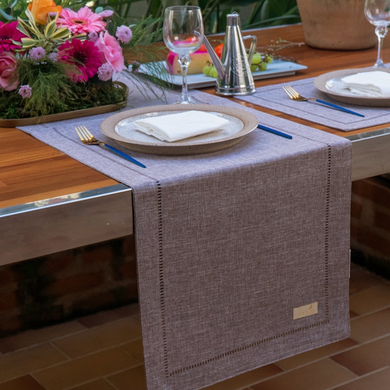 Caminho de Mesa Casa Argivai Glamour Taupe 40cm x 1,40m