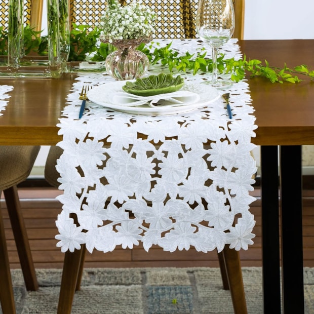 Caminho de Mesa Casa Argivai Luxo Requinte Blanc 40cm x 2,20m