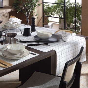 Caminho de Mesa Naturalle Limpeza Prática Grid Preto 50cm x 1,50m