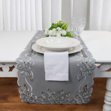 Caminho de Mesa Rechilie Bordado 40cm x 1,40m