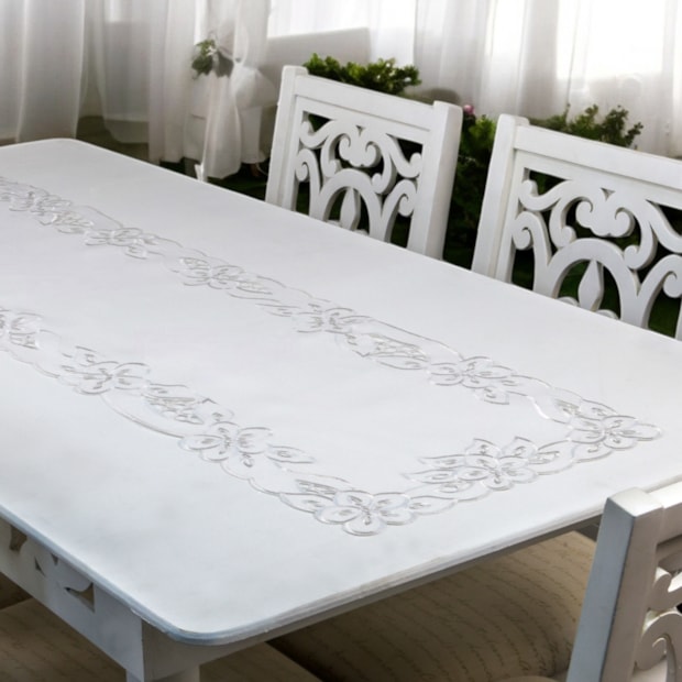 Caminho de Mesa Rechilie Bordado 40cm x 1,40m
