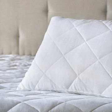 Capa para Travesseiro King Size Buddemeyer Nuit II Impermeável Cetim 250 Fios 50cm x 90cm (1 Peça)