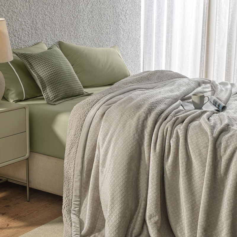 Cobertor Queen Karsten Eliot Microfibra Sherpa Flanel Efeito Jacquard