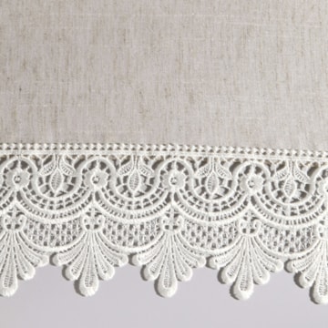 Cortina para Cozinha Bella Janela Novara Barra Rendada com Ilhós 3,00m x 1,40m (Para Varão até 2 metros)