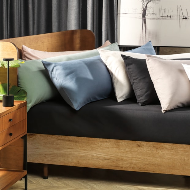 Fronha Body Pillow Altenburg Toque Acetinado 40cm x 1,30m