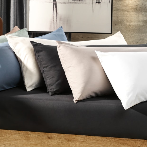 Fronha Body Pillow Altenburg Toque Acetinado 40cm x 1,30m