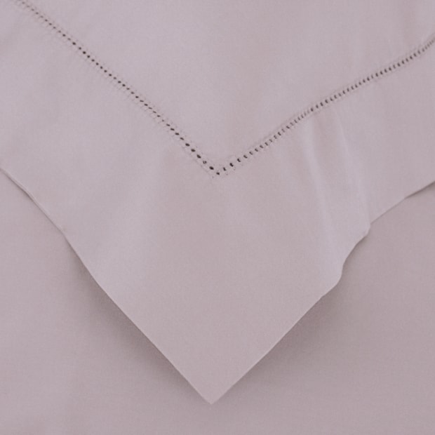 Fronha Buddemeyer Bud Vision New Colors com Abas 100% Algodão Cetim 300 Fios 50cm x 70cm (1 Peça)