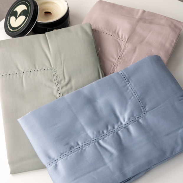 Fronha Buddemeyer Bud Vision New Colors com Abas 100% Algodão Cetim 300 Fios 50cm x 70cm (1 Peça)