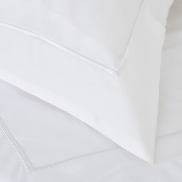 Fronha Buddemeyer Gran Percal Classic com Abas 100% Algodão Fio Penteado 200 Fios 50cm x 70cm (1 Peça)