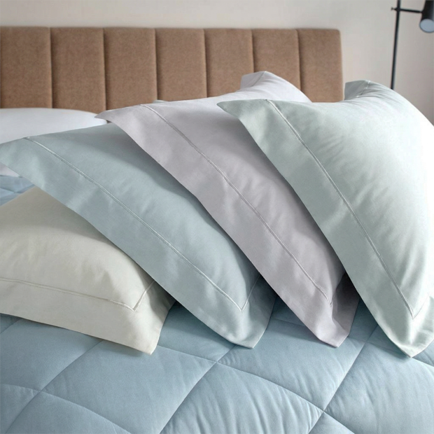 Fronha Buddemeyer Gran Percal Classic com Abas 100% Algodão Fio Penteado 200 Fios 50cm x 70cm (1 Peça)