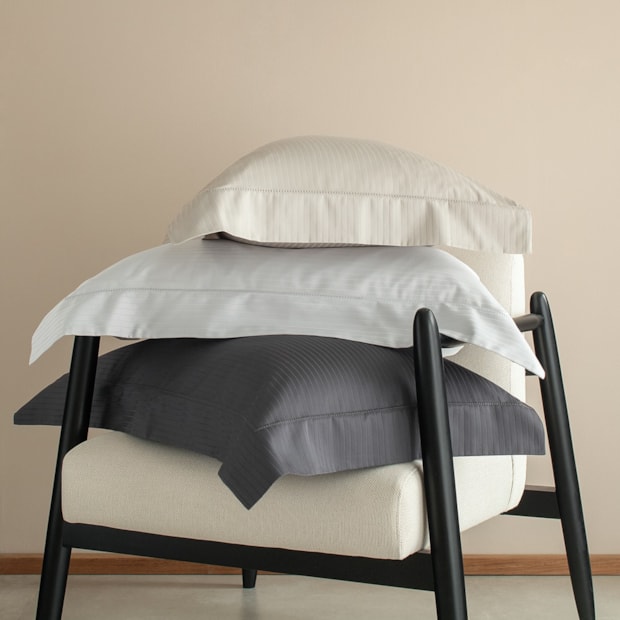 Fronha King Size Buddemeyer Damask Stripes 100% Algodão Fio Penteado Cetim 300 Fios com Abas 50cm x 90cm (1 Peça)