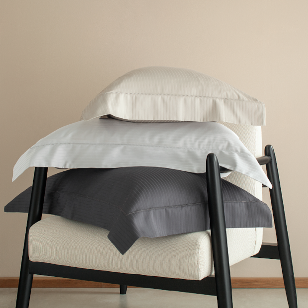 Fronha King Size Buddemeyer Damask Stripes 100% Algodão Fio Penteado Cetim 300 Fios com Abas 50cm x 90cm (1 Peça)