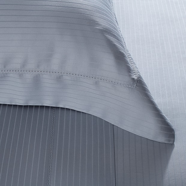 Fronha King Size Buddemeyer Damask Stripes 100% Algodão Fio Penteado Cetim 300 Fios com Abas 50cm x 90cm (1 Peça)