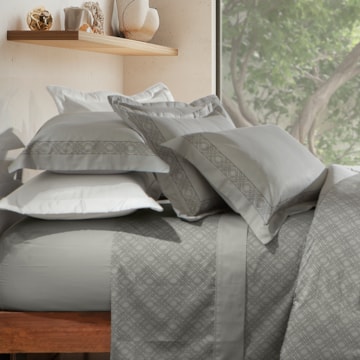 Jogo de Cama King Size Kacyumara Casa K Satinée Olaya 100% Algodão Egípcio Percal 300 Fios (4 Peças)