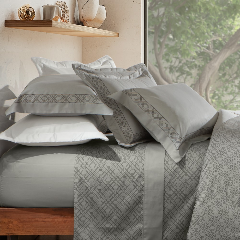 Jogo de Cama Queen Kacyumara Casa K Satinée Olaya 100% Algodão Egípcio Percal 300 Fios (4 Peças)