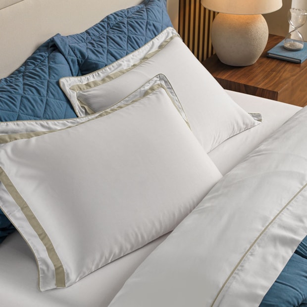 Jogo de Cama Queen Karsten Lara 100% Algodão Egípcio Fio Penteado Cetim 300 Fios (4 Peças)