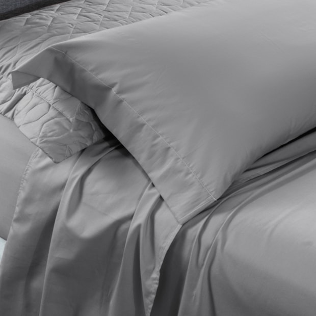 Jogo de Cama Solteiro 1,20m (Viúva) Kacyumara Casa K Vida Bela Liso 100% Algodão Egípcio Percal 200 Fios (3 Peças)