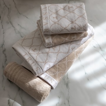 Jogo de Toalhas Banhão Trussardi Speciale (5 Peças) Gramatura: 540g/m²