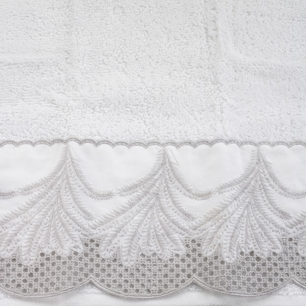 Jogo de Toalhas de Mão / Lavabo Trussardi Raffinato Bordada 100% Algodão Fio Penteado - Gramatura: 500g/m² (2 Peças)