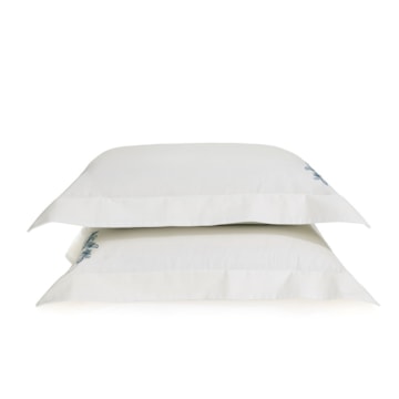 Kit 2 Fronhas Karsten Betina Bordada 100% Algodão Egípcio Cetim 300 Fios com Abas 50cm x 70cm