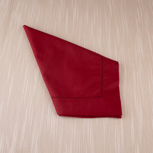 Kit 4 Peças Guardanapo de Tecido Casa Argivai À Jour Bordô Percal 100% Algodão 40cm x 40cm