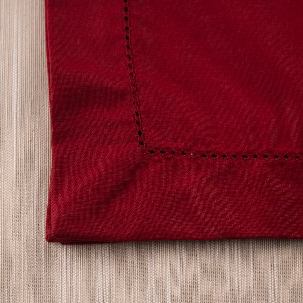 Kit 4 Peças Guardanapo de Tecido Casa Argivai À Jour Bordô Percal 100% Algodão 40cm x 40cm