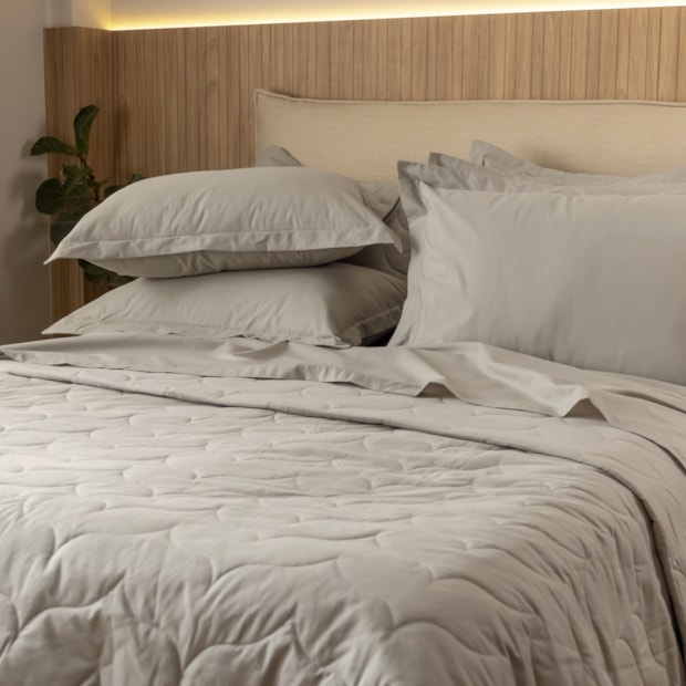 Kit Colcha Cobre-Leito Casal Karsten Tom 100% Algodão Percal 200 Fios c/ Porta Travesseiro (3 Peças)