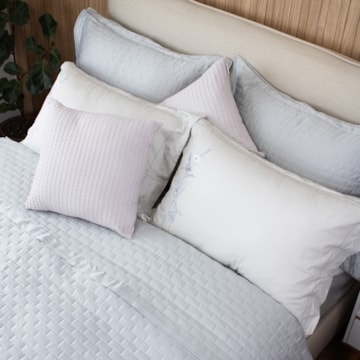 Kit Colcha Cobre-Leito Casal Paris Acetinada c/ Porta Travesseiro (3 Peças)