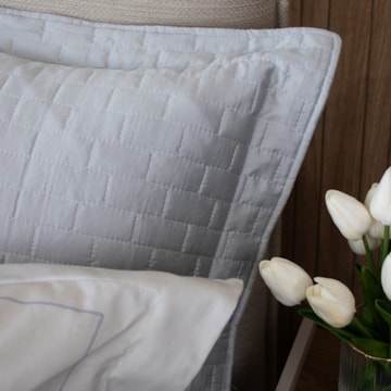 Kit Colcha Cobre-Leito Casal Paris Acetinada c/ Porta Travesseiro (3 Peças)