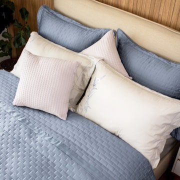 Kit Colcha Cobre-Leito Casal Paris Acetinada c/ Porta Travesseiro (3 Peças)