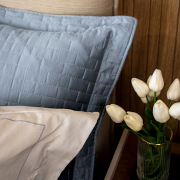 Kit Colcha Cobre-Leito Casal Paris Acetinada c/ Porta Travesseiro (3 Peças)