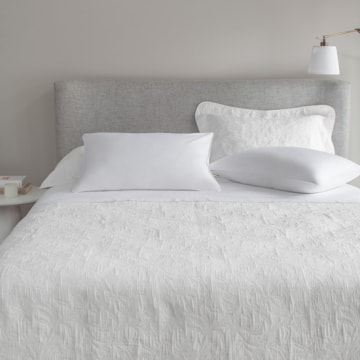 Kit Colcha Cobre Leito King Size Buddemeyer Intense Hanna Jacquard c/ Porta Travesseiros (3 Peças)