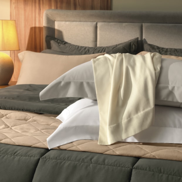 Porta-Travesseiro Karsten Bossa 100% Algodão Egípcio Cetim 300 Fios 50cm x 70cm (1 Peça)