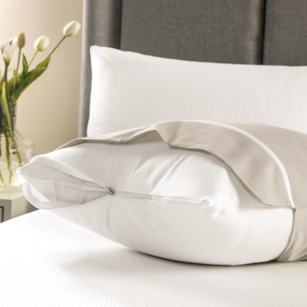 Protetor de Tracesseiro Karsten Sublime Impermeável Branco 50cm x 70cm (1 Peça)