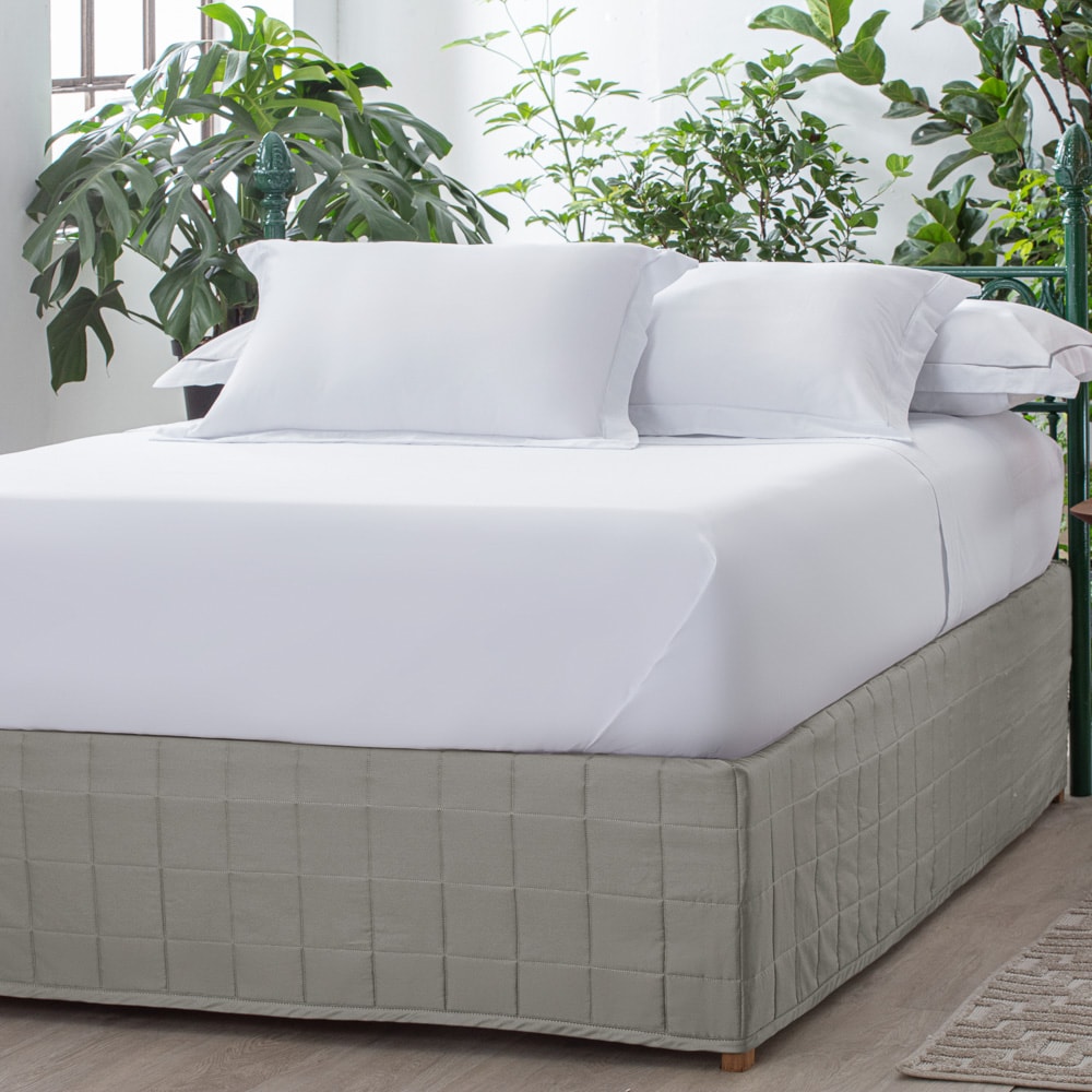 Saia para Cama King Size Kacyumara Square Matelada 100% Algodão Egípcio Cetim 300 Fios