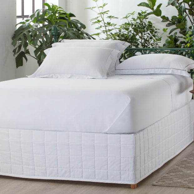 Saia para Cama Queen Kacyumara Square Matelada 100% Algodão Egípcio Cetim 300 Fios