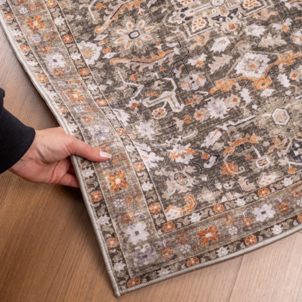 Tapete para Sala Gaudi Clássico Aveludado Antiderrapante 1,40m x 2,00m