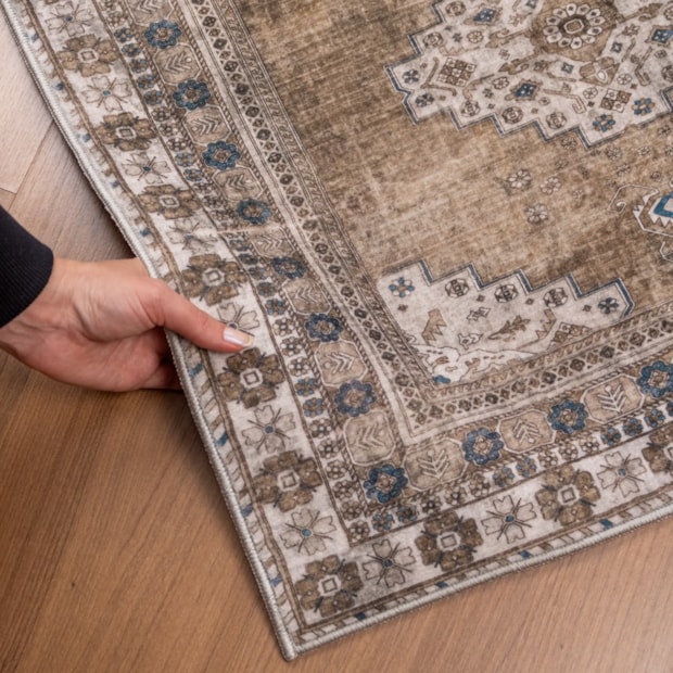Tapete para Sala Gaudi Clássico Aveludado Antiderrapante 2,00m x 2,50m