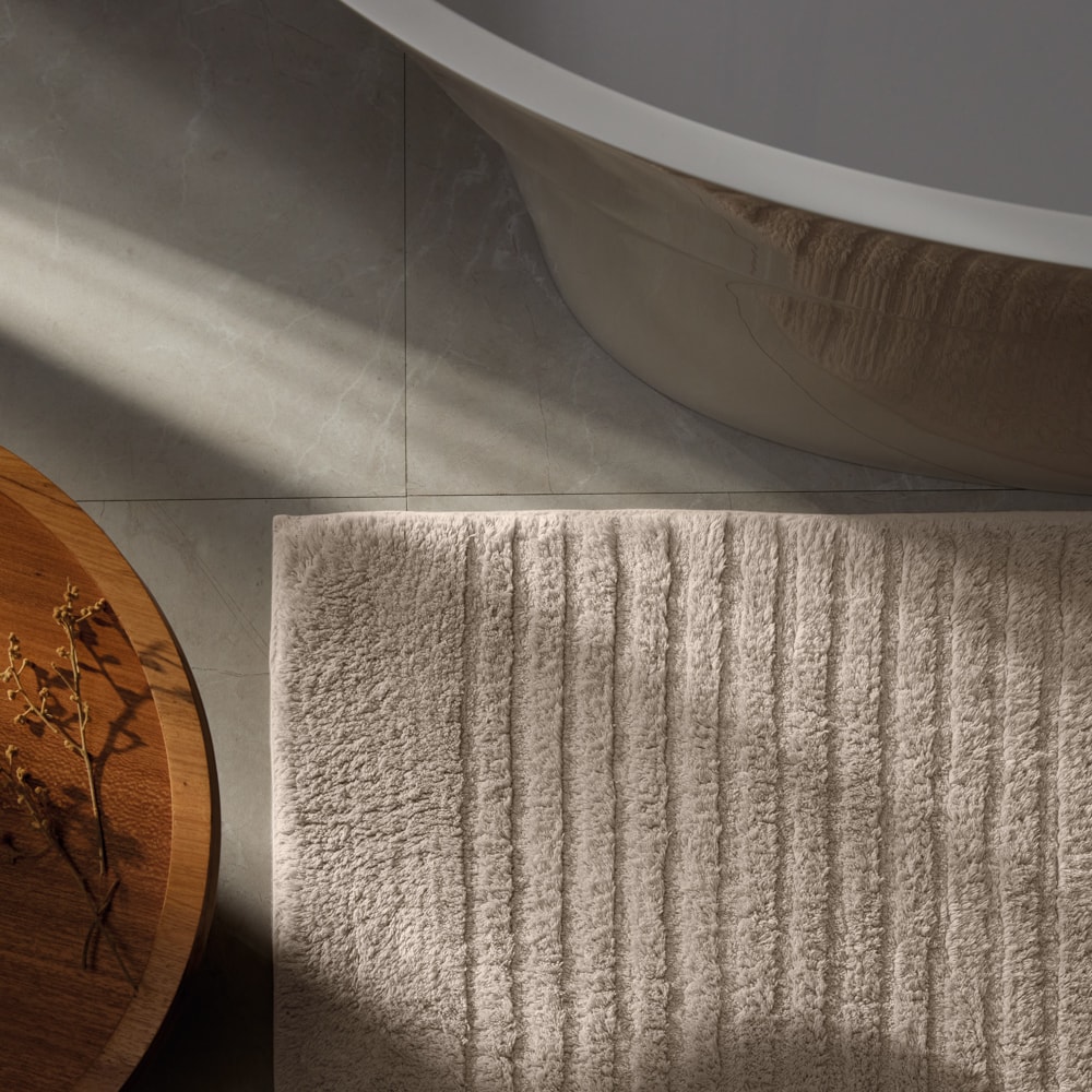 Tapete Trussardi Vittore 100% Algodão 60cm X 80cm - Gramatura: 1700g/m²