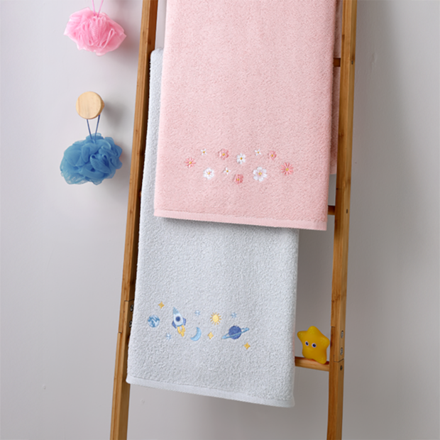 Toalha de Banho Infantil Dohler Encanto Bordada 100% Algodão - Gramatura: 400g/m²