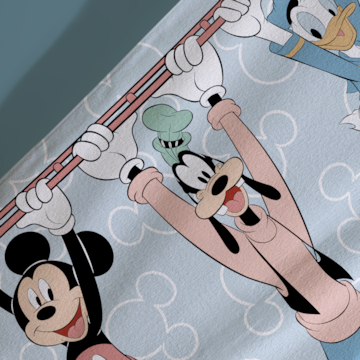 Toalha de Banho Infantil Dohler Mickey e Amigos Aveludada 100% Algodão - Gramatura: 320g/m²