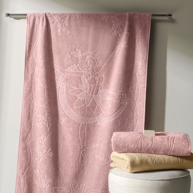 Toalha de Banho Infantil Karsten Encantada Jacquard Aveludada 100% Algodão - Gramatura: 380g/m²