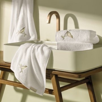 Toalha de Banho Karsten Ventura Bordada 100% Algodão - Gramatura: 500g/m²