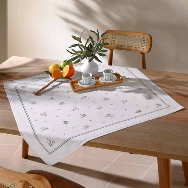 Toalha de Chá / Centro de Mesa Dohler Clean Amélia 78cm x 78cm