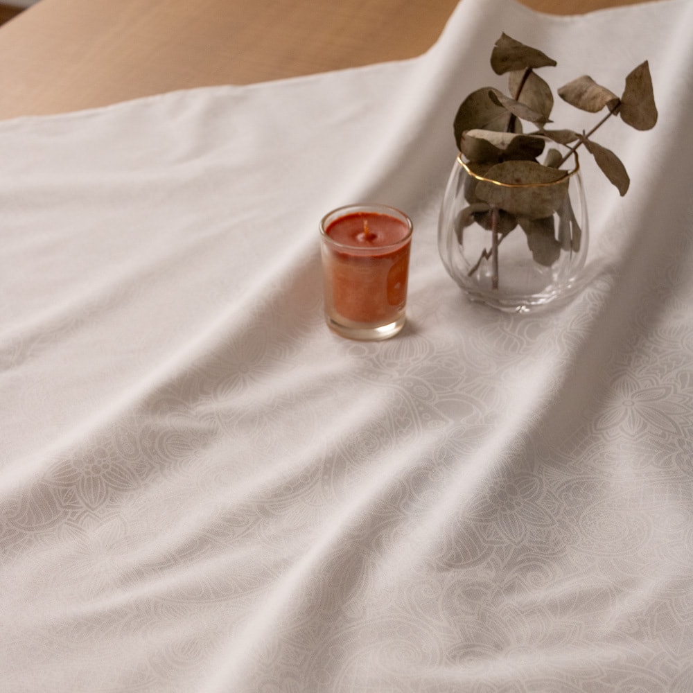 Toalha de Chá / Centro de Mesa Dohler Clean Athenas Edite 78cm x 78cm
