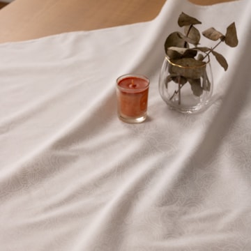 Toalha de Chá / Centro de Mesa Dohler Clean Athenas Edite 78cm x 78cm