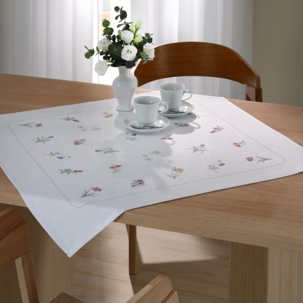 Toalha de Chá / Centro de Mesa Dohler Clean Diana 100% Algodão 78cm x 78cm
